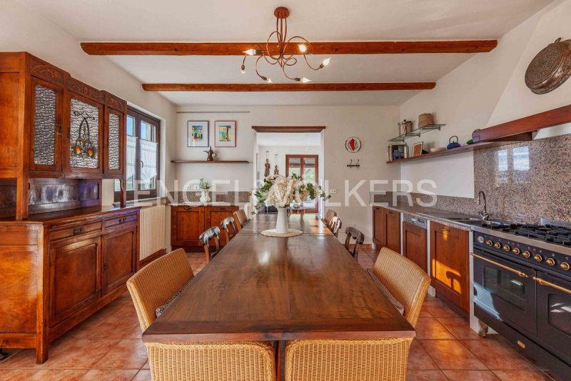 Einfamilienhaus in Cerretto Langhe