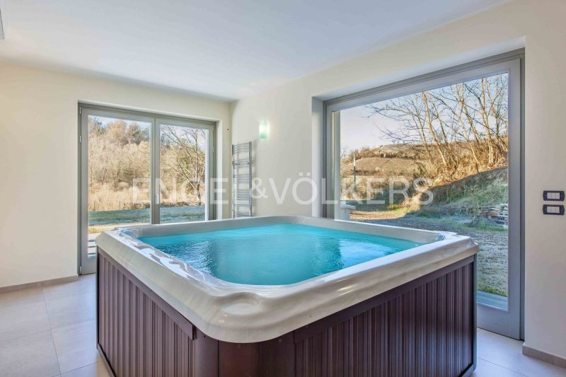 Einfamilienhaus in Corneliano d'Alba