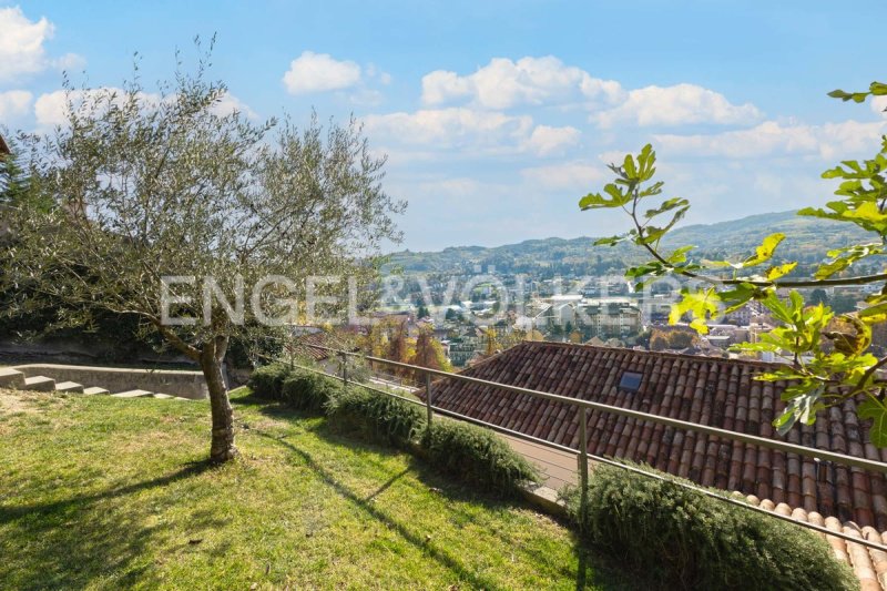 Doppelhaushälfte in Canelli