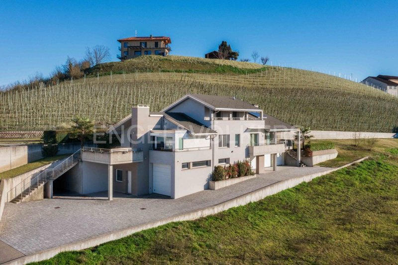Einfamilienhaus in Priocca