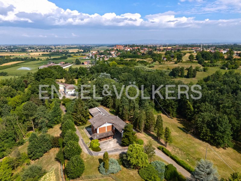 Vrijstaande woning in Pralormo