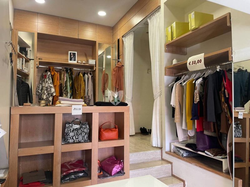 Immobile commerciale a Roma