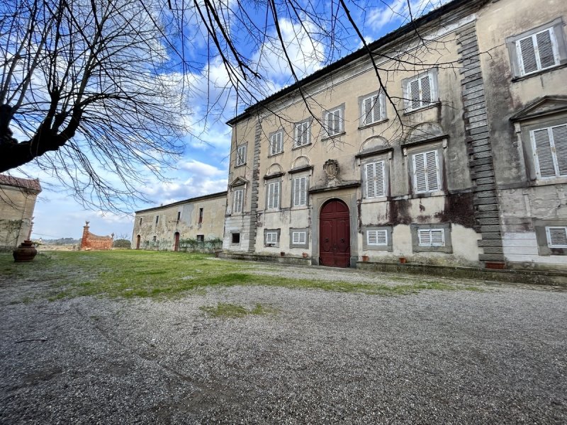 Historiskt hus i Crespina Lorenzana