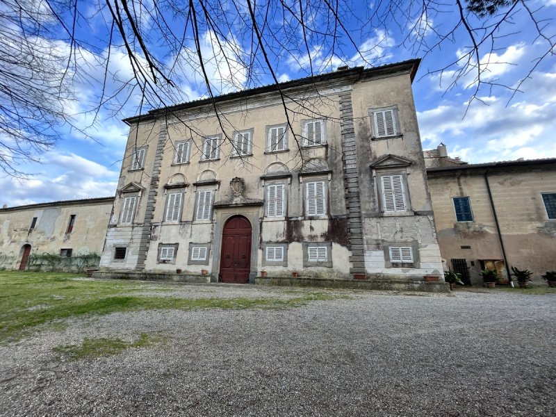 Historiskt hus i Crespina Lorenzana