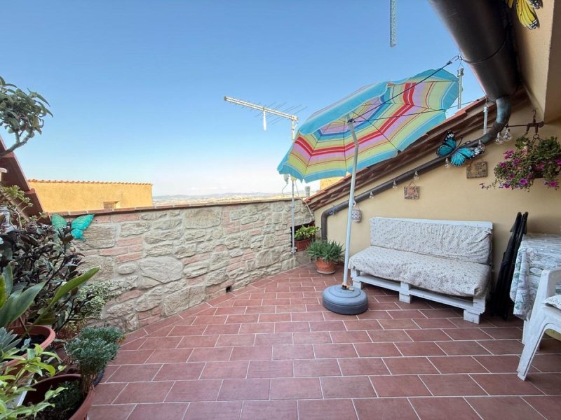 Top-to-bottom house in Chianni