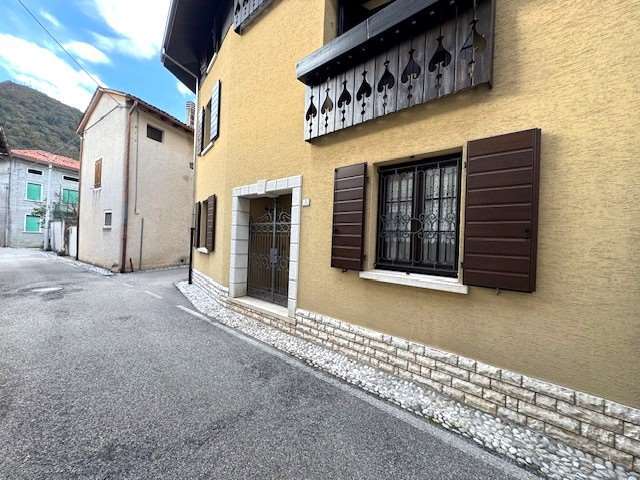 蒙泰雷亚莱瓦尔切利纳公寓