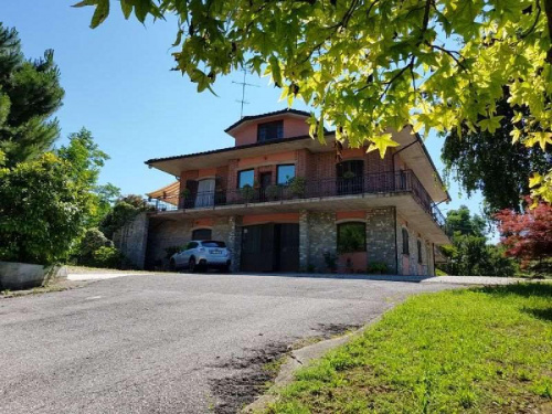 Villa à Lesegno