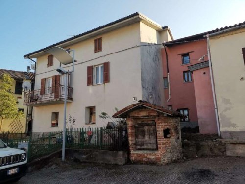 Semi-detached house in Roccavignale
