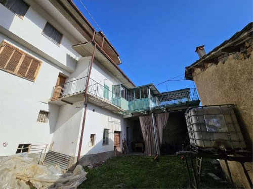 Semi-detached house in Perlo