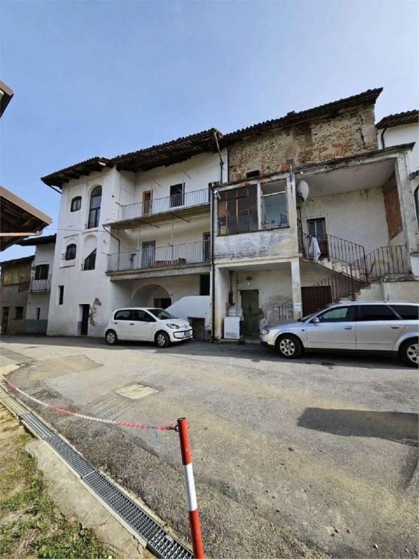 Semi-detached house in Lesegno