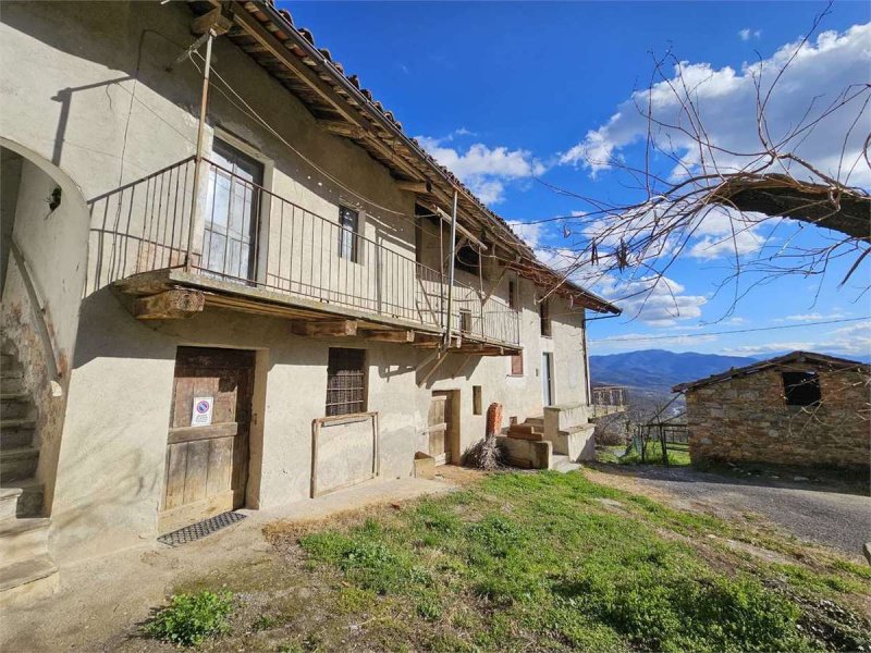 Semi-detached house in Nucetto