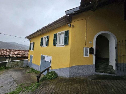 Half-vrijstaande woning in Perlo