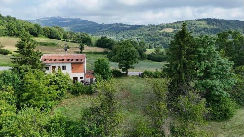 Casa independente em Mombarcaro