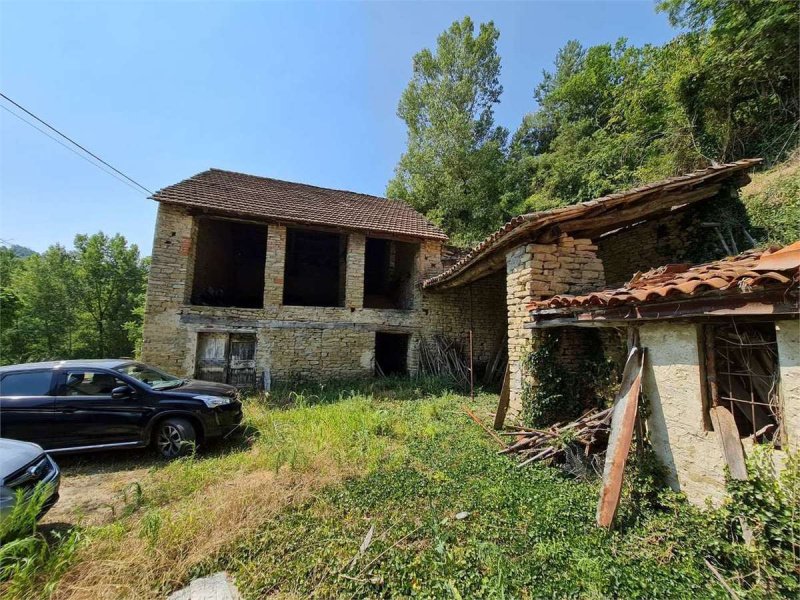 Klein huisje op het platteland in Bosia