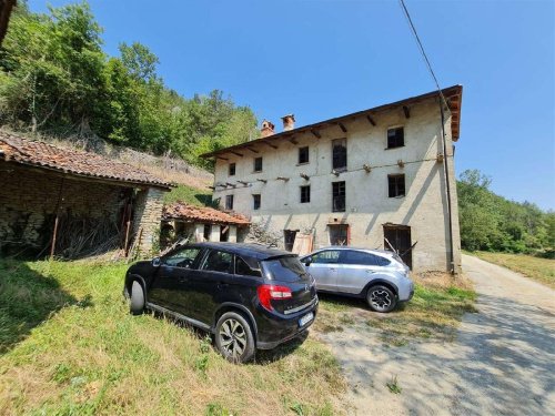 Klein huisje op het platteland in Bosia