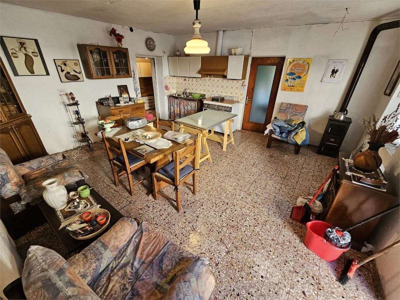 努切托半独立房屋