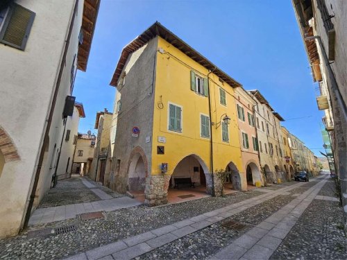 Casa geminada em Priero