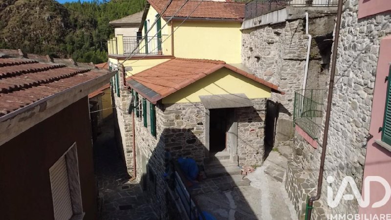 Casa indipendente a Rocchetta di Vara