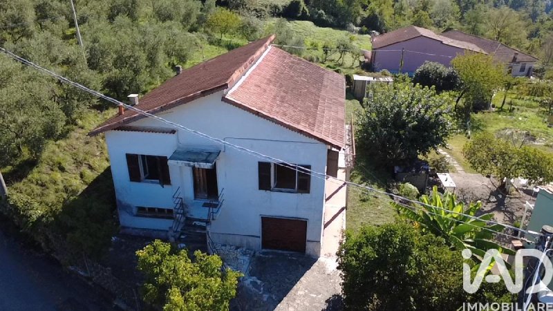 Moradia em Borghetto di Vara