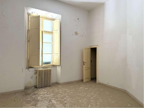 Apartamento em Livorno