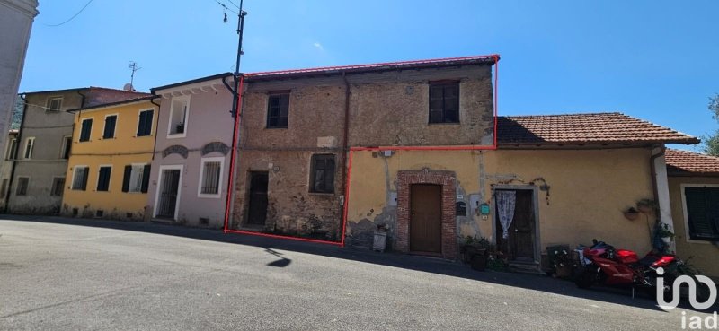 Hus på landet i Villanova d'Albenga