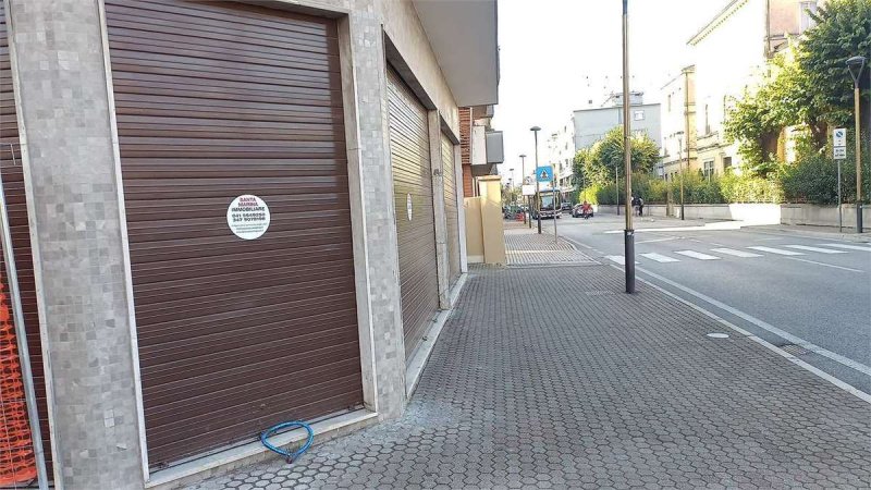 Edifício comercial em Veneza