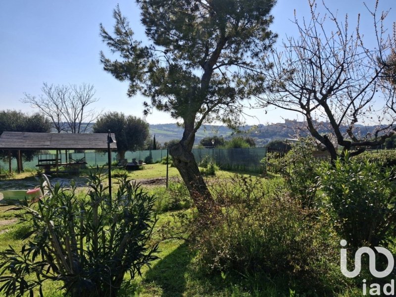 Вилла в Чивитанова-Марке