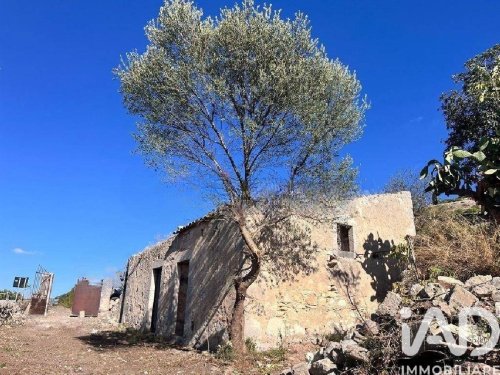 Сельскохозяйственный участок в Комизо