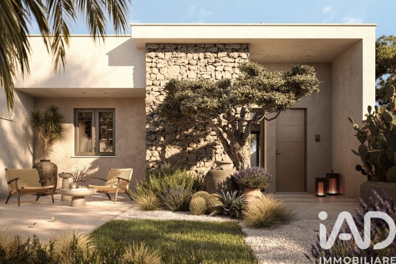 Таунхаус в Авола