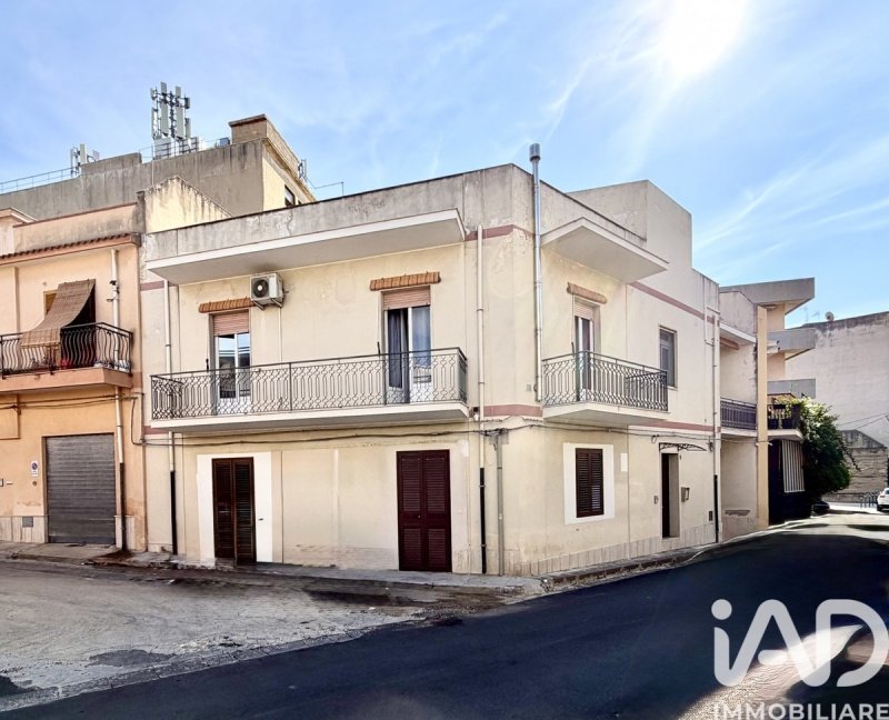 Vrijstaande woning in Noto
