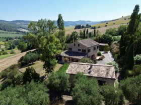 Maison de campagne à Fermo