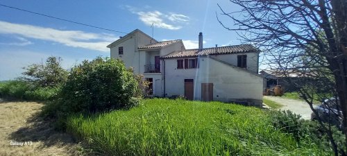 Detached house in Arcevia