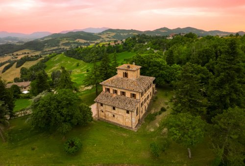 Historiskt hus i Urbino