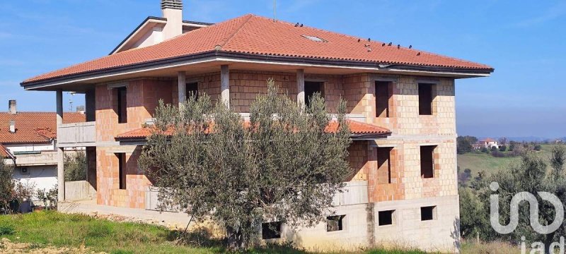 Вилла в Мошано-Сант'Анджело