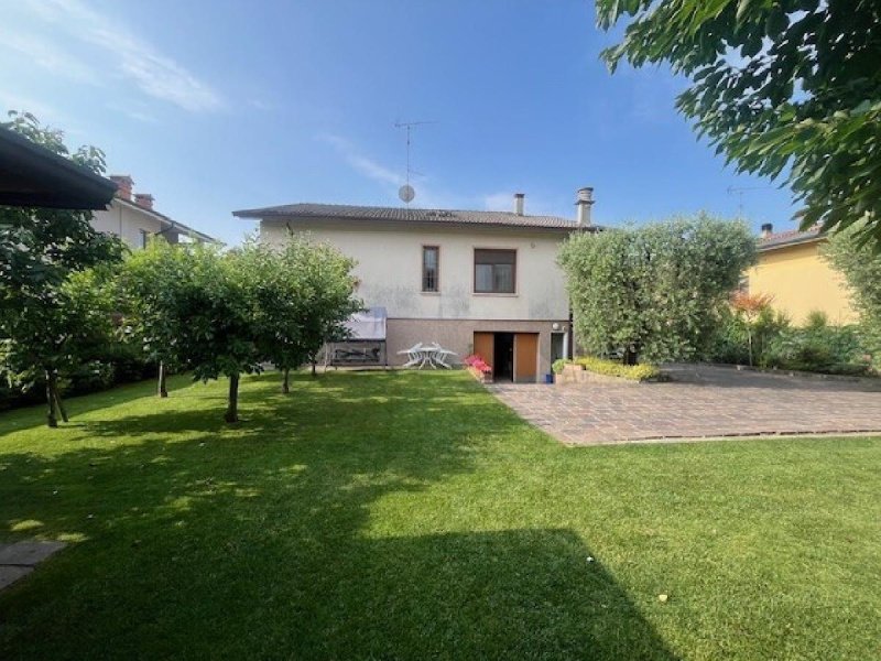 Villa in Castiglione delle Stiviere