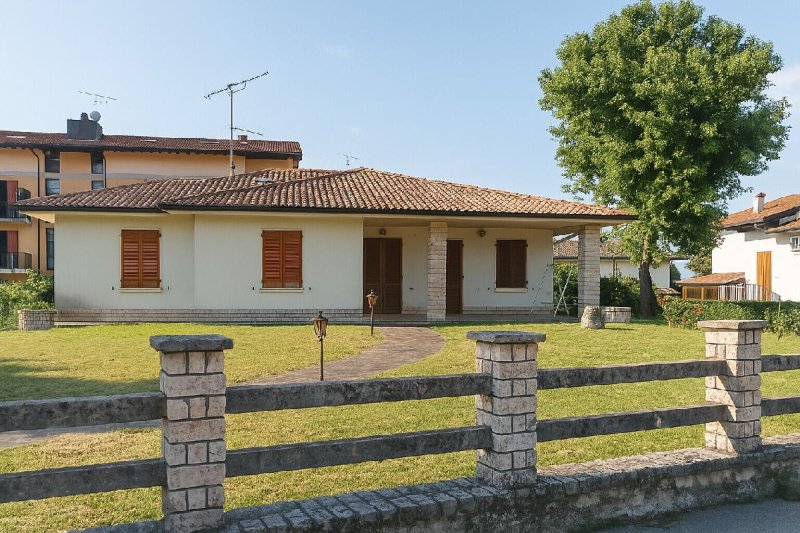 Villa a Castiglione delle Stiviere