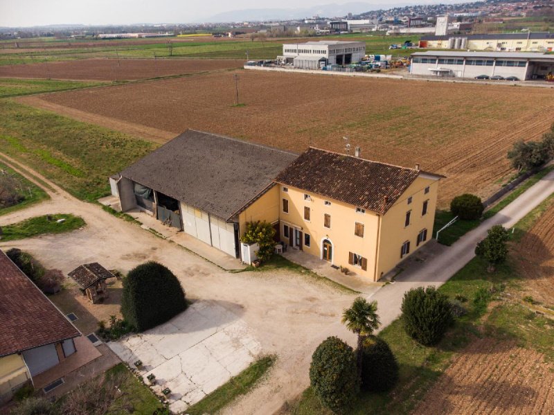 Klein huisje op het platteland in Castiglione delle Stiviere