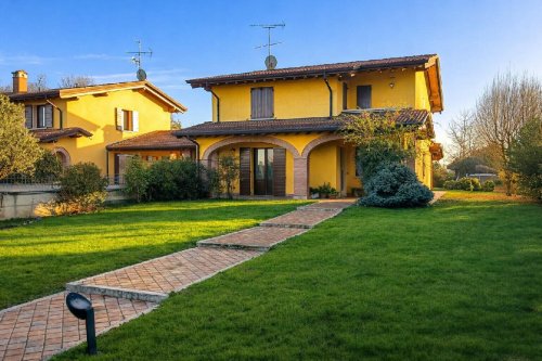 Вилла в Сольферино