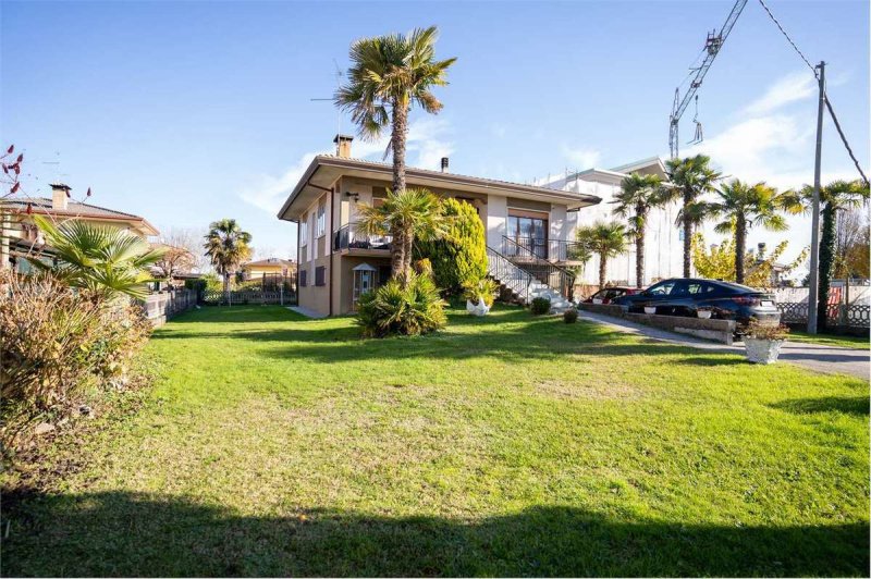 Особняк в Санто-Стино-ди-Ливенца