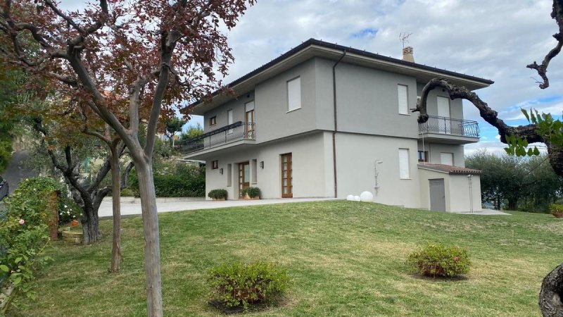 Villa en Belmonte Piceno