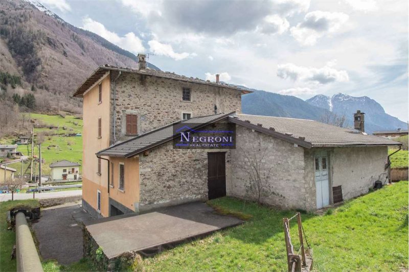 Half-vrijstaande woning in Gandellino