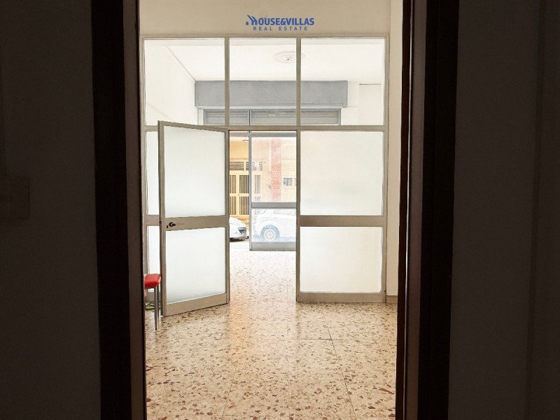Edifício comercial em Noto