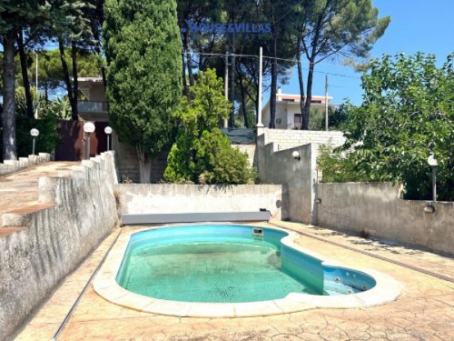 Вилла в Авола