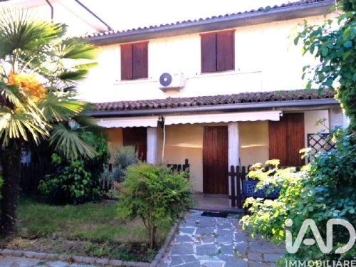 Villa en Cergnago