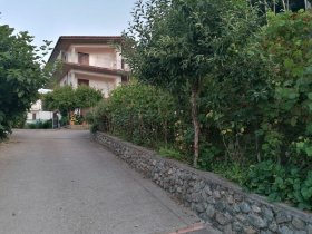 Semi-detached house in Martirano Lombardo