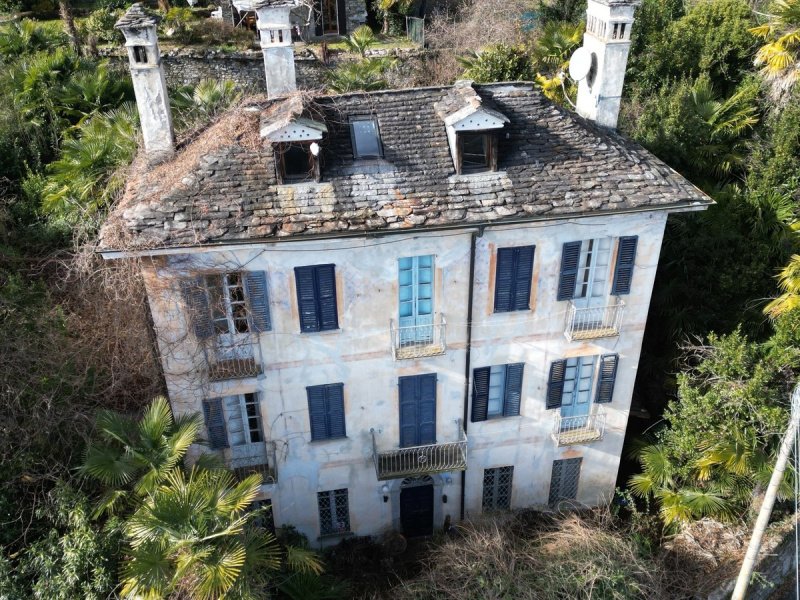 4 Bedrooms Detached house for sale in Oggebbio [807691] | Gate-away®