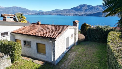 Semi-detached house in Ghiffa