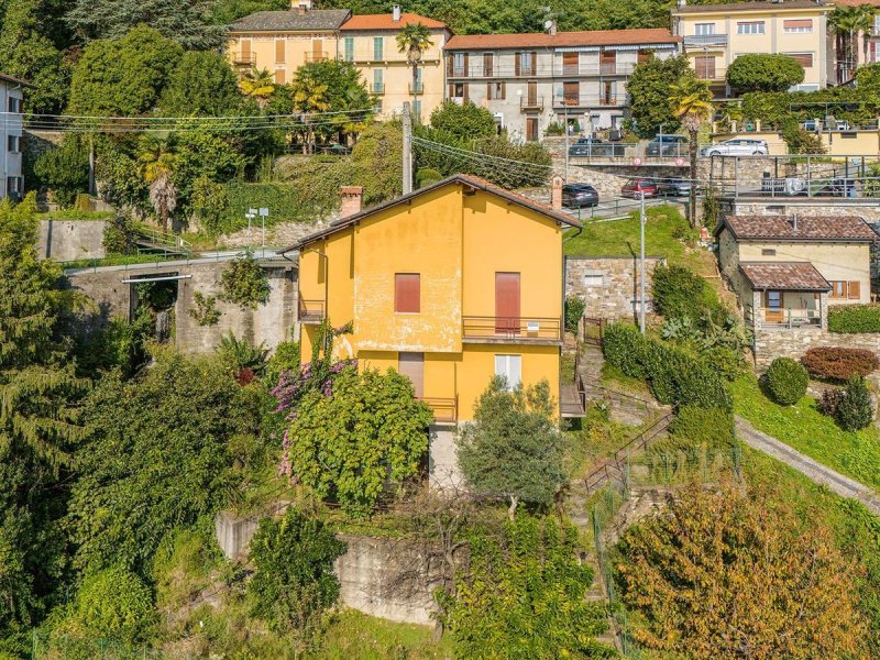 Casa en Oggebbio