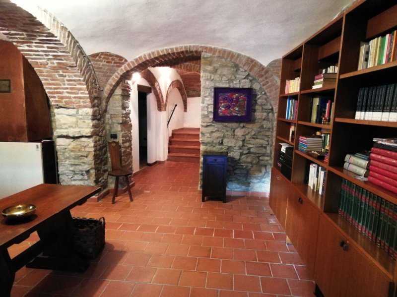 克雷莫利诺排楼