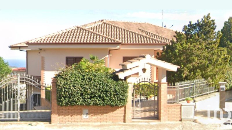 Villa in Strongoli